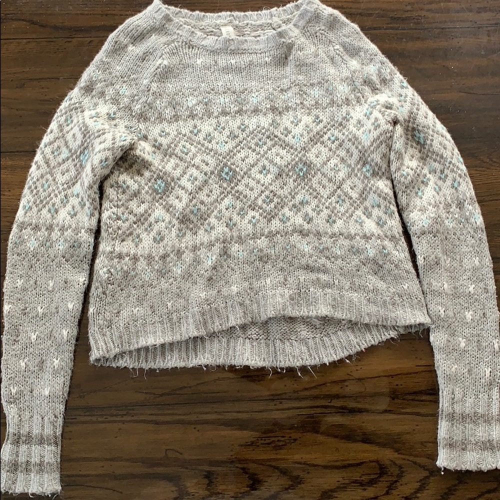 Long sleeve gray sweater